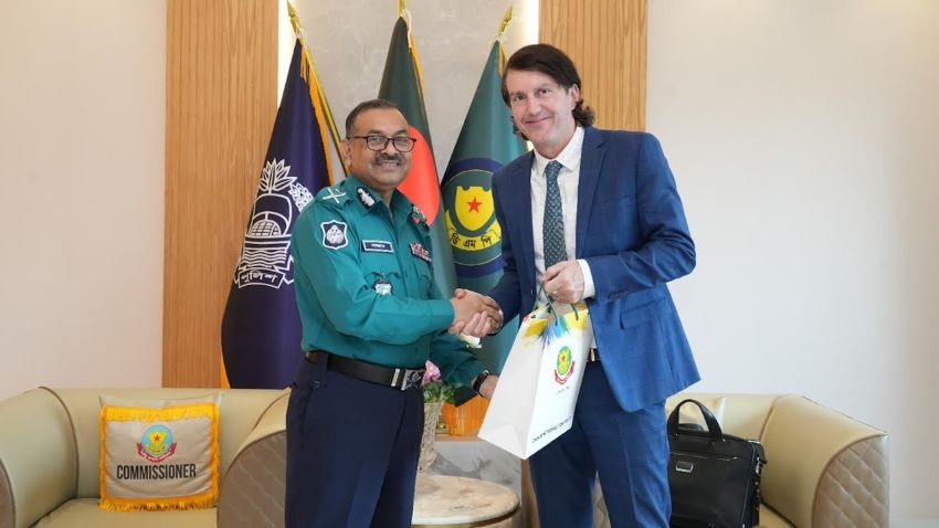 ডিএমপির কমিশনারের সাথে যুক্তরাষ্ট্রের দূতাবাসের প্রতিনিধি দলের সাক্ষাৎ